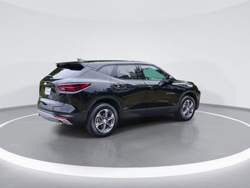 Used 2025 Chevrolet Blazer LT FWD image 8