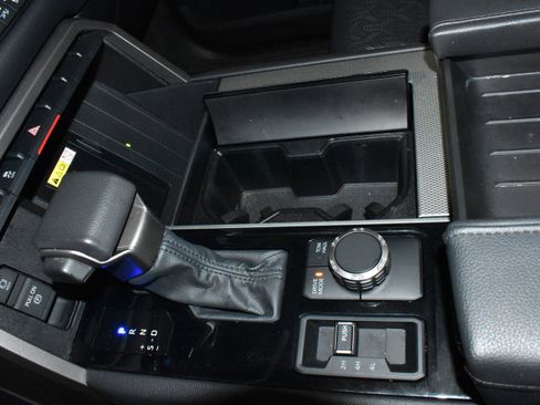 Used 2024 Toyota Sequoia Limited w/ Tow Technology Package AWD/4WD image 23