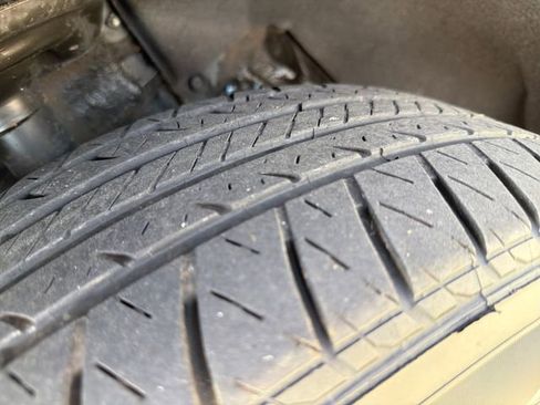 Used 2021 Toyota RAV4 XLE image 15