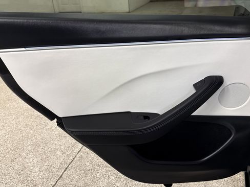 Used 2025 Tesla Model 3 Long Range image 12