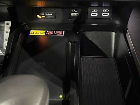 Used 2025 Toyota Camry SE w/ Multimedia Upgrade Package FWD image 72