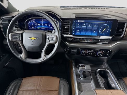 Used 2024 Chevrolet Silverado 1500 High Country w/ Technology Package AWD/4WD image 22