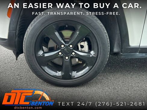 Used 2023 Jeep Grand Cherokee L Laredo AWD/4WD image 8