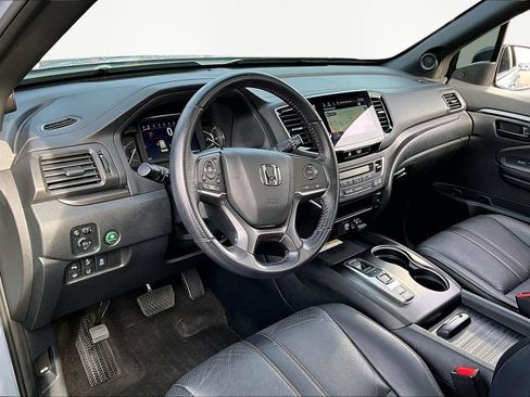 Used 2023 Honda Passport TrailSport image 14