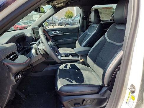 New 2025 Ford Explorer ST image 6