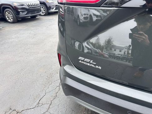 Used 2023 Ford Edge SEL w/ Convenience Package image 5