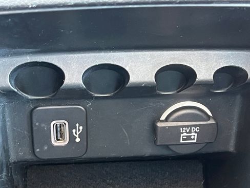 Used 2016 Jeep Cherokee Limited image 33