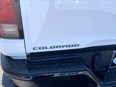 Used 2023 Chevrolet Colorado Z71 w/ Z71 Convenience Package 2 AWD/4WD image 30