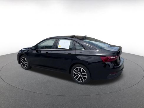 Used 2025 Volkswagen Jetta SE FWD image 10