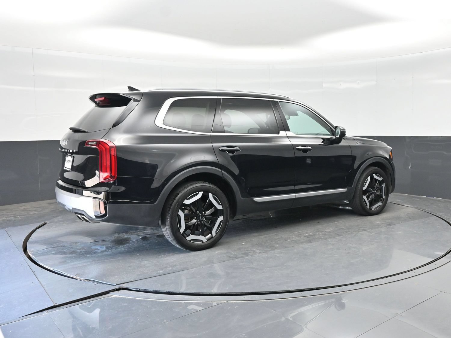 Used 2024 Kia Telluride S w/ S Sunroof Package FWD image 11