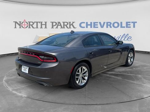 Used 2016 Dodge Charger SXT w/ Plus Group RWD image 3