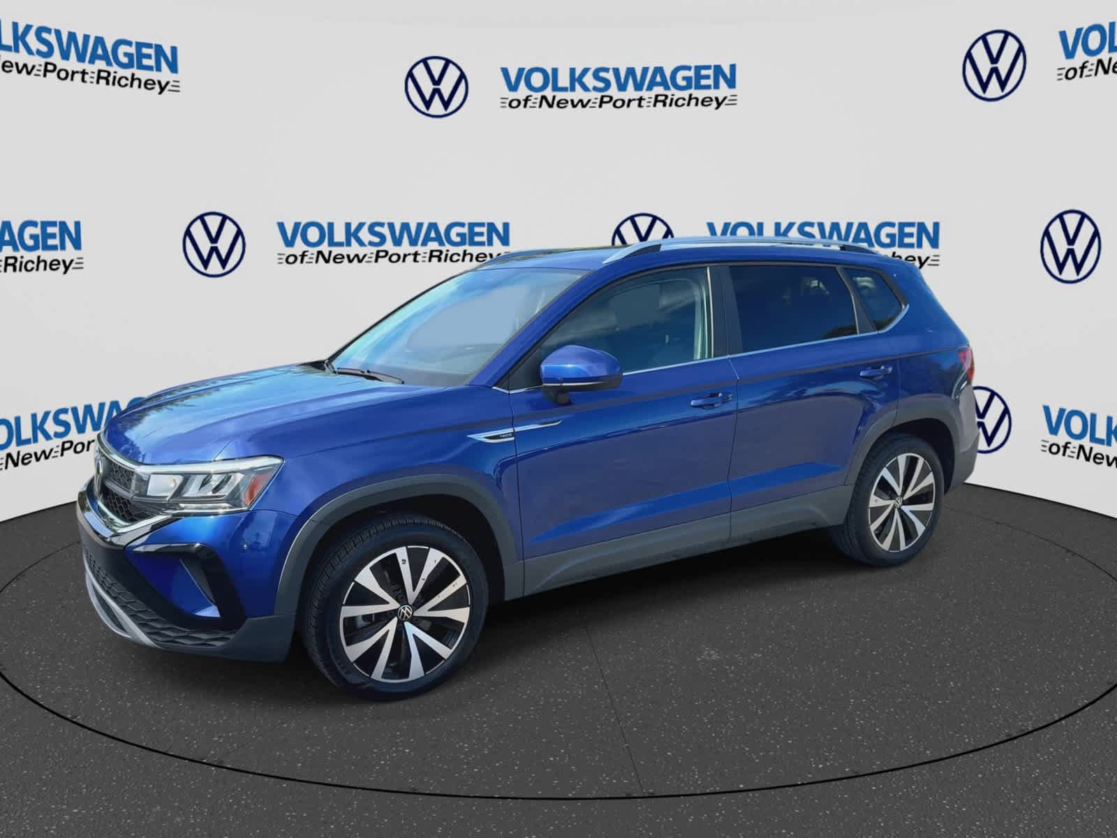 Used 2024 Volkswagen Taos SE FWD image 4