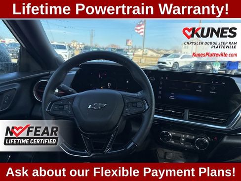 Used 2024 Chevrolet Trax RS w/ Sunroof Package FWD image 38