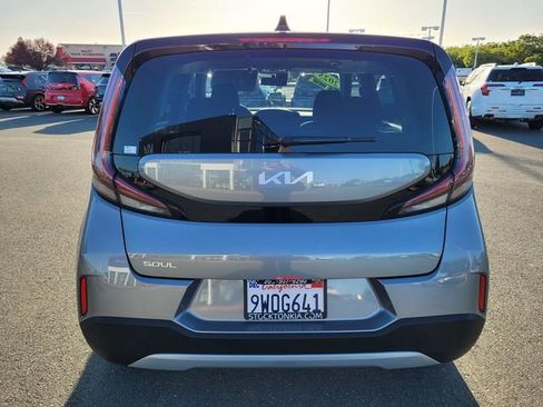 Used 2025 Kia Soul LX FWD image 5