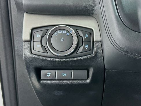 Used 2017 Ford Explorer Platinum image 17