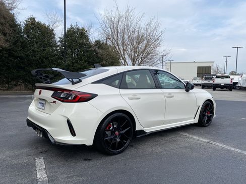 Used 2024 Honda Civic Type R image 9