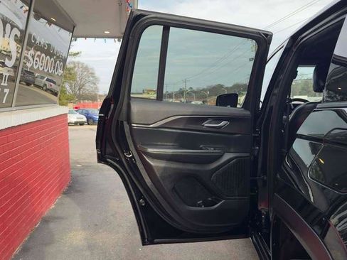 Used 2023 Jeep Grand Cherokee Altitude image 24