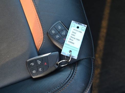 Used 2022 GMC Sierra 1500 AT4 w/ AT4 Premium Package image 46