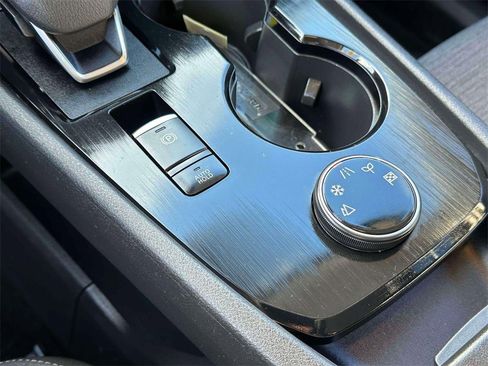 Certified 2021 Nissan Rogue SV image 30