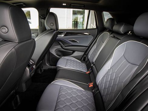 New 2026 Volkswagen Tiguan SEL R-Line image 29