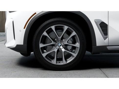 New 2026 BMW X5 xDrive40i w/ Premium Package AWD/4WD image 7