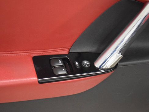 Used 2007 Saturn Sky Base 2dr Convertible w/ Premium Trim Pkg image 31