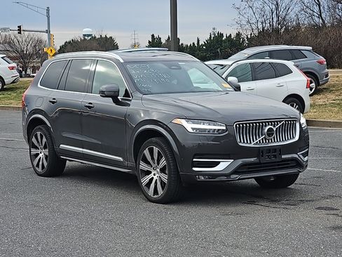 Certified 2024 Volvo XC90 B6 Plus image 1