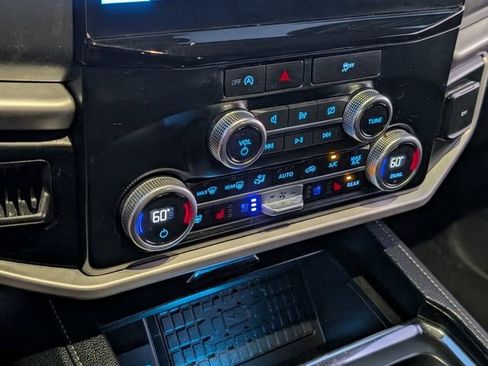 Used 2024 Ford Expedition Max XLT image 17