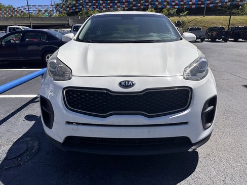 Used 2019 Kia Sportage LX FWD image 2