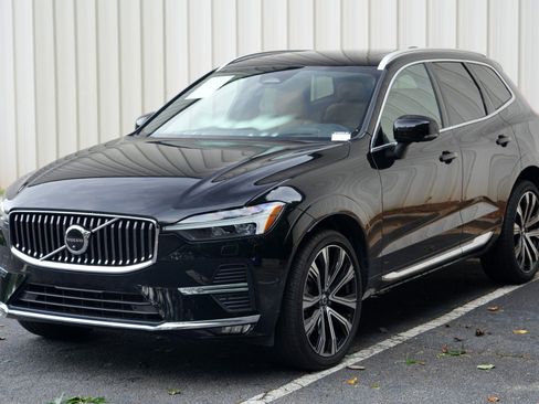 Used 2023 Volvo XC60 B5 Ultimate w/ Climate Package FWD image 49