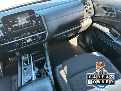 Certified 2025 Nissan Pathfinder SV AWD/4WD image 16