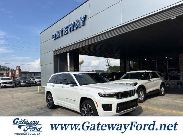 Used 2024 Jeep Grand Cherokee Overland w/ Trailer Tow Package AWD/4WD image 1