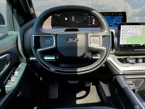Used 2025 Ford Expedition Tremor AWD/4WD image 10