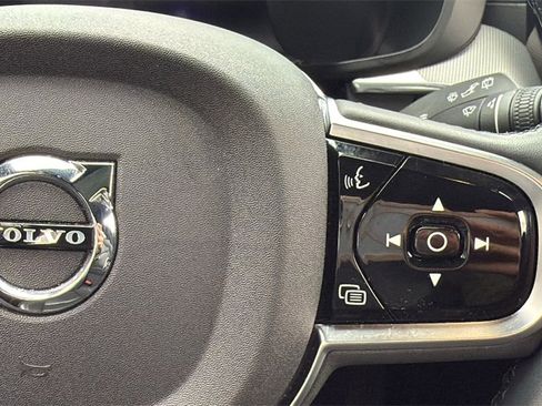 Certified 2024 Volvo XC60 B5 Ultimate w/ Climate Package image 11