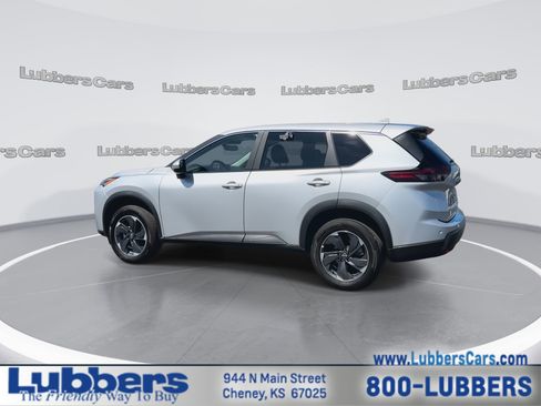 Used 2025 Nissan Rogue SV image 6