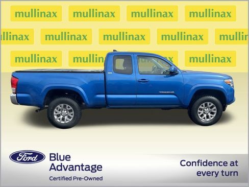 Used 2017 Toyota Tacoma SR5 image 2