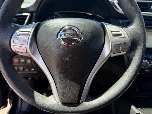 Used 2015 Nissan Rogue SV w/ SV Premium Package AWD/4WD image 25