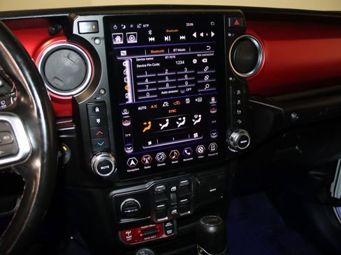 Used 2021 Jeep Wrangler Unlimited Rubicon image 42