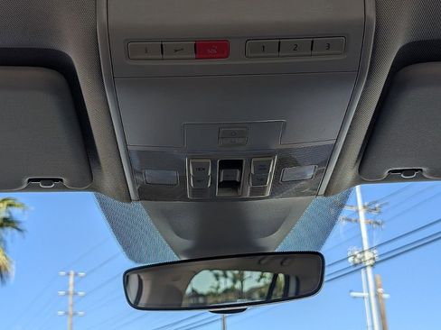 Used 2018 Volkswagen Atlas SEL Premium image 23