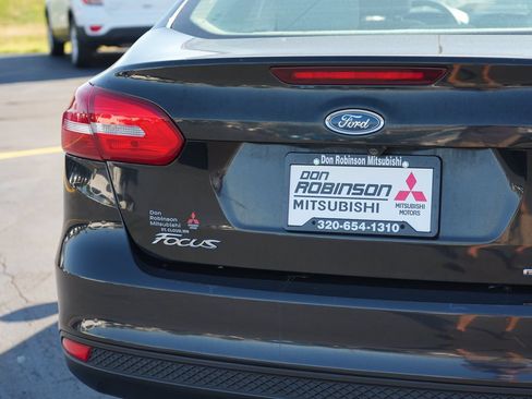 Used 2015 Ford Focus SE FWD image 10