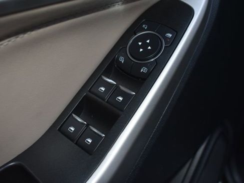 Used 2022 Ford Explorer Limited image 15