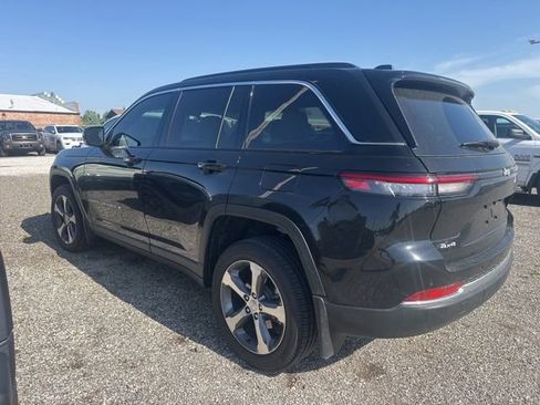 Used 2025 Jeep Grand Cherokee Limited w/ MOPAR Finishing Package AWD/4WD image 5