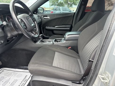Used 2023 Dodge Charger SXT RWD image 10