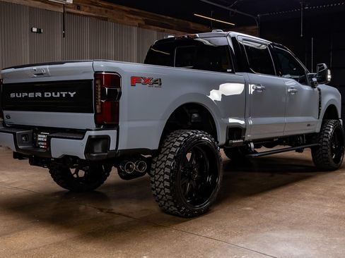 Used 2026 Ford F250 Platinum AWD/4WD image 8