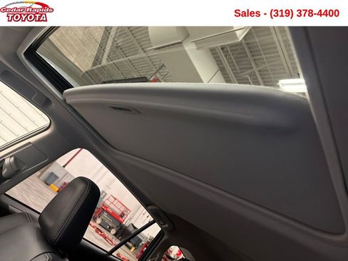 Used 2018 Toyota RAV4 Limited image 24