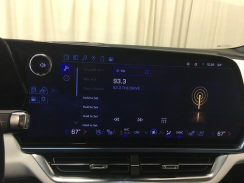 Used 2024 Chevrolet Equinox EV LT image 23