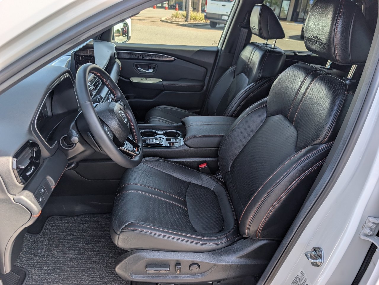 Used 2026 Honda Passport TrailSport Elite image 2