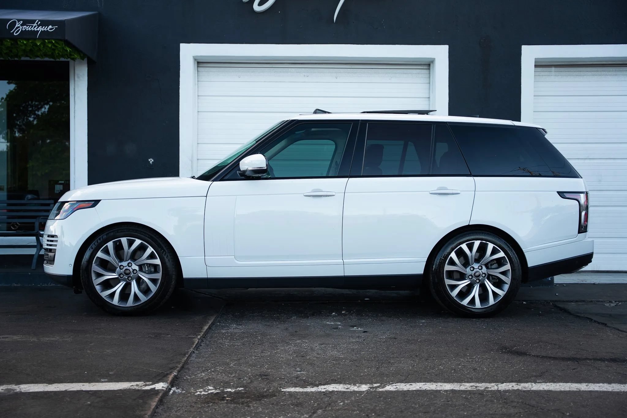 Used 2018 Land Rover Range Rover Autobiography AWD/4WD image 10
