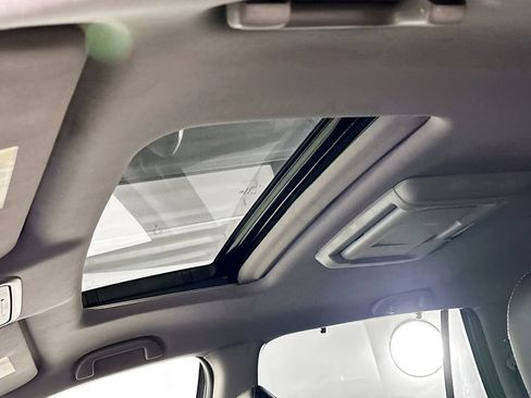 Used 2016 Honda Pilot Touring image 18