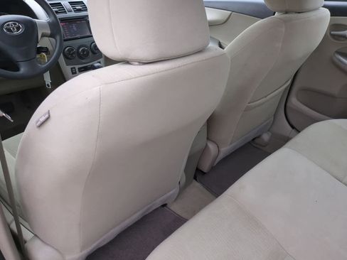 Used 2013 Toyota Corolla LE image 18